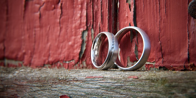 stříbrné svatební prsteny
